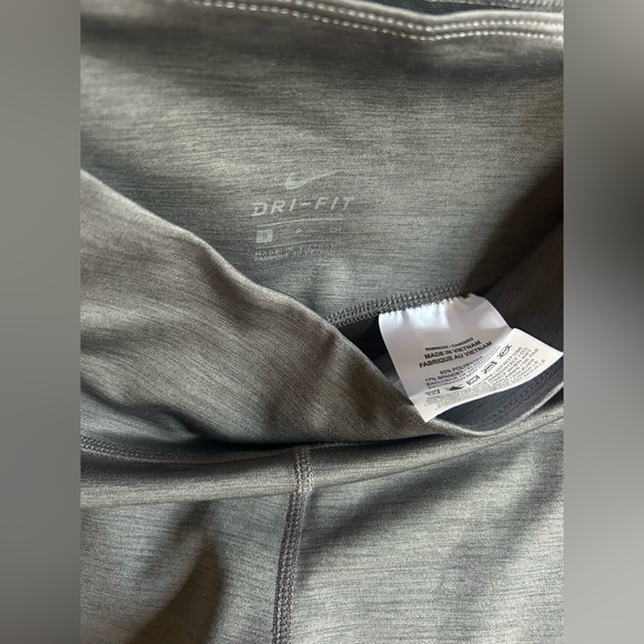 Nike Dri-Fit Grey and Black Leggings - Picture 3 of 3
